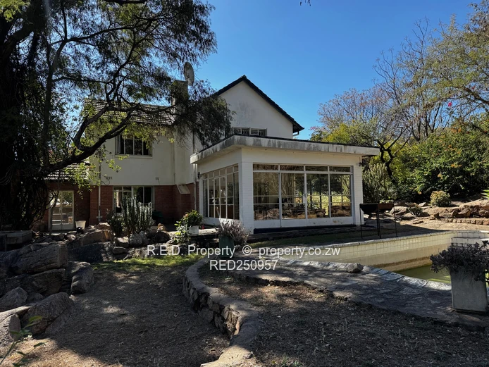 Double-Storey Family Living in Hillside!