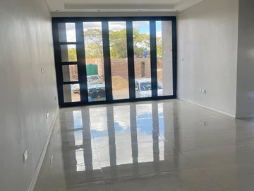 4 Bedroom Flat & Apartment