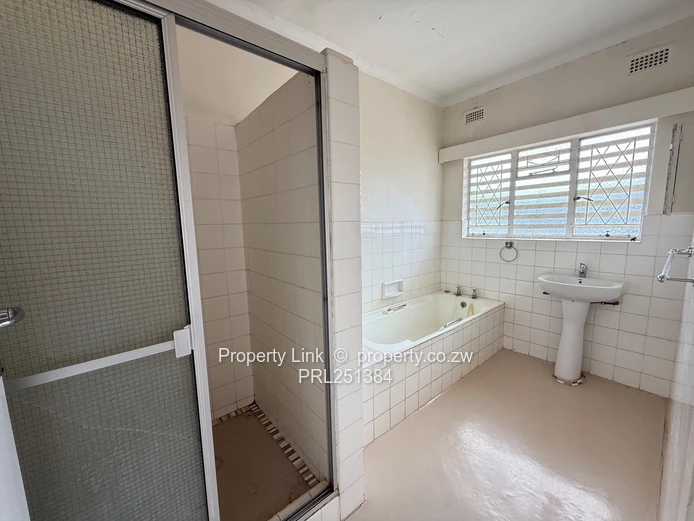 PRIME 4677m²  RIDGEWAY SOUTH LOCATION