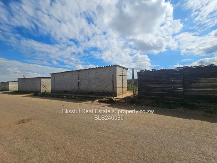 Stand for sale in Marimba