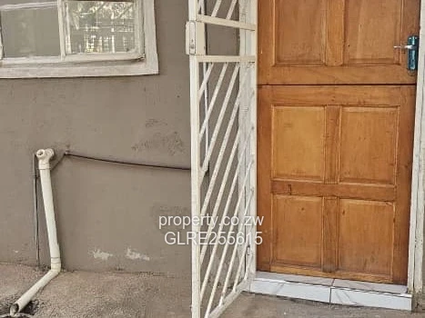 2-Bed Cottage in Tynwald — Borehole, Tiled Lounge
