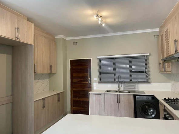 3 Bedroom Flat & Apartment