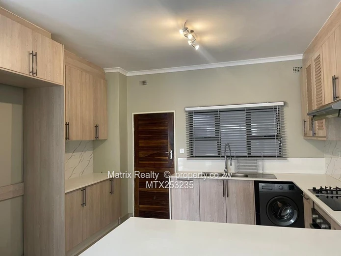 3 Bedroom Apartment to Rent in Greencroft