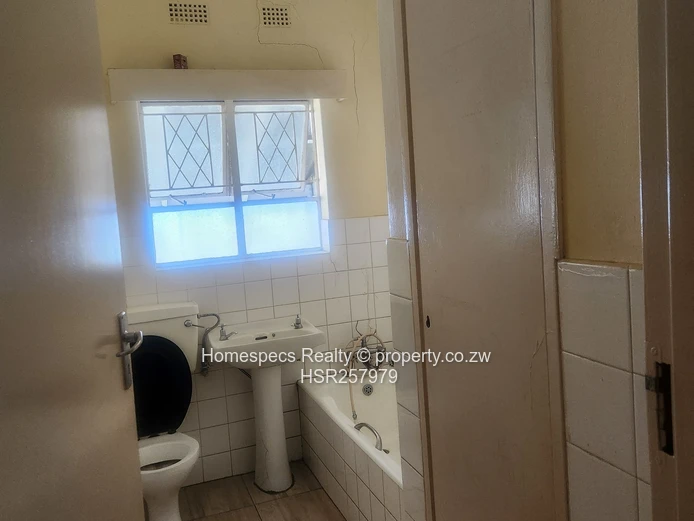  2-Bed Garden Flat with Carport in Avondale (Sole Mandate)