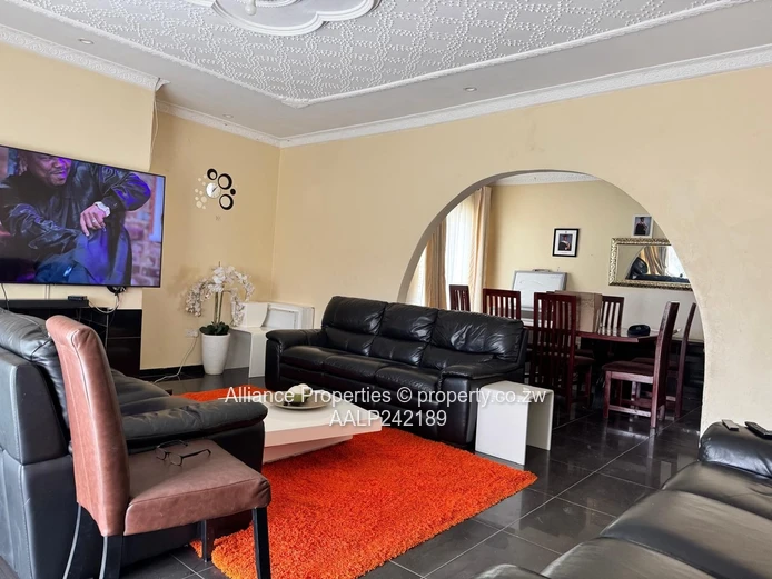 Modern 3-Bedroom Family Home for Sale in Mainway Meadows – Deeds Available