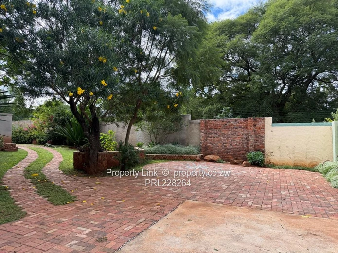 Rolf Valley - Ideal Location