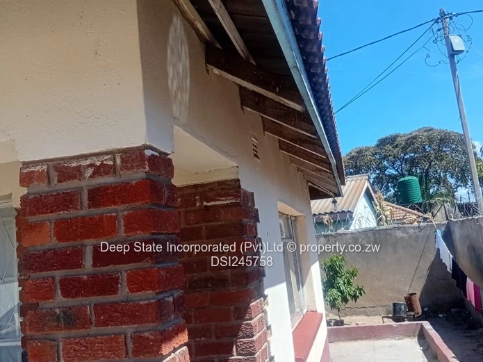 Chitungwiza manyape park house for sale 