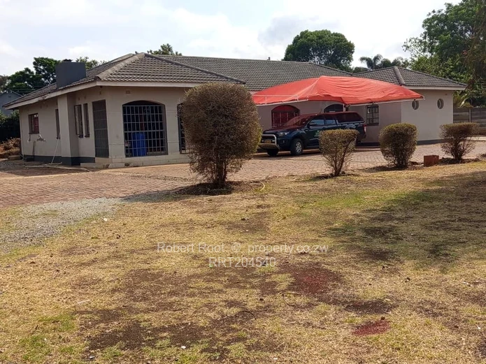 Commercial property to Rent Along Harare Drive