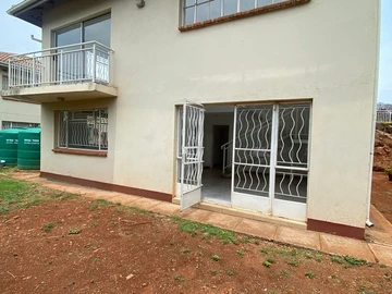 4-Bedroom Townhouse In Kamfinsa