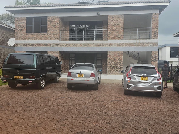 3 Bedroom Flat & Apartment