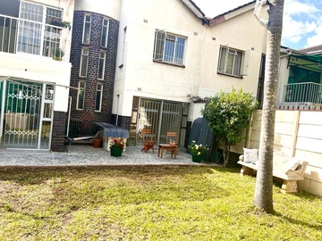 3 Bedroom Flat & Apartment