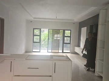 3 Bedroom Flat & Apartment