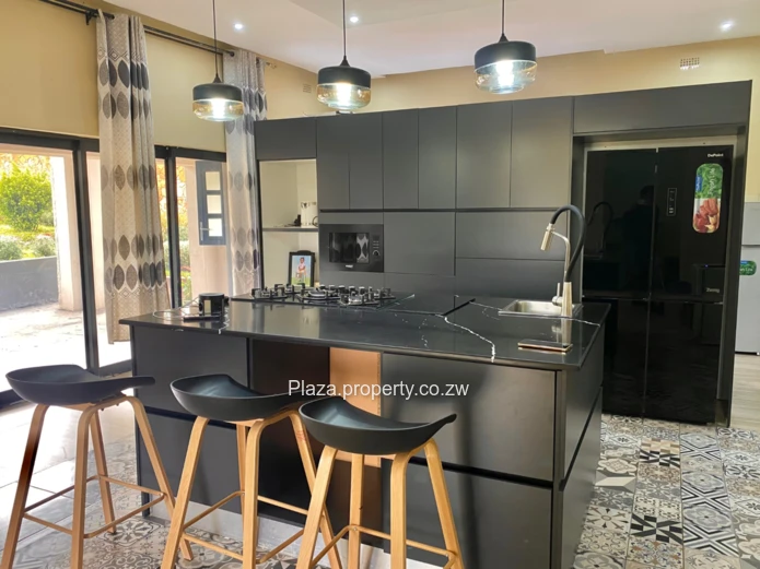 4 Bed Luxury Home in Crowhill Views!