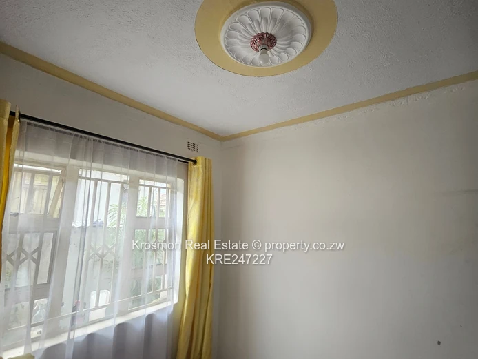 Cherutombo Gated walled 3-Bed with Garden, En-Suite & Decorative Ceilings — Marondera (Sole Mandate)