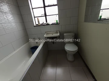 2 Bedroom Flat & Apartment