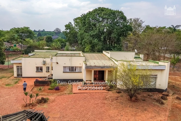 A spacious home with so much developmental potential. Quick sale needed.