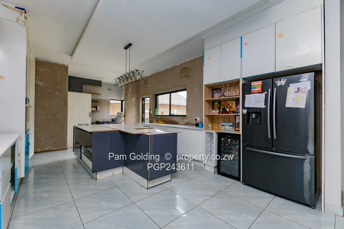 5 bedroom house (Sole Mandate)