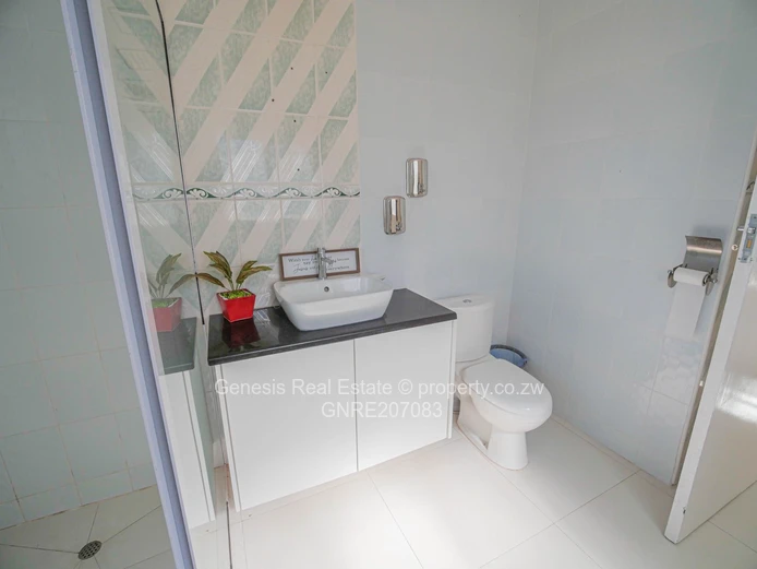 5 Bedroom House For Sale | Helensvale