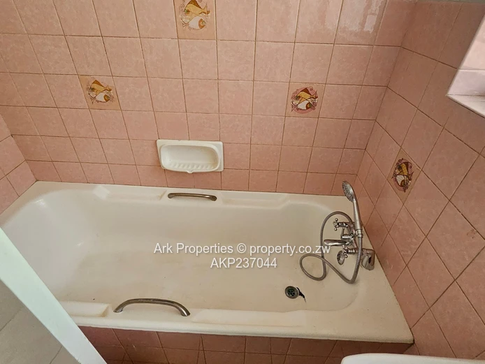 Duplex Garden Flat for Rent in Avondale