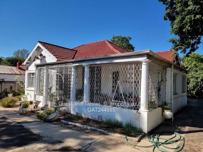 Bulawayo CBD Property - 2 Bedroom House for Sale in Parkview