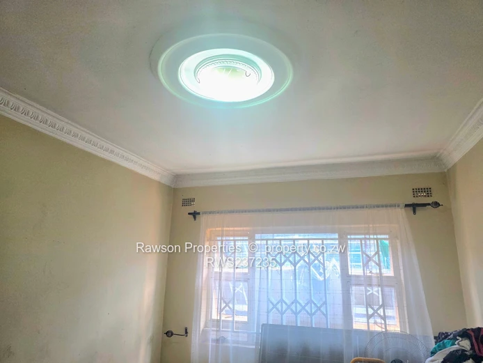 Neat as a pin! (Sole Mandate)