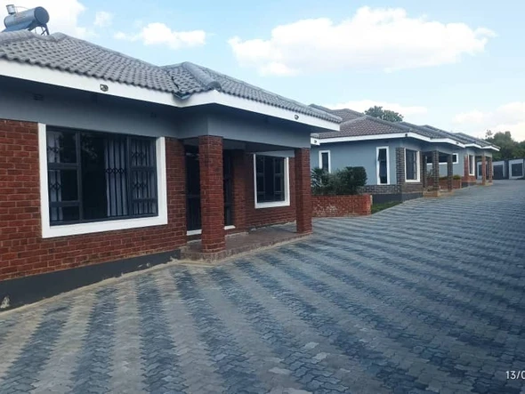 3 Bedroom Flat & Apartment