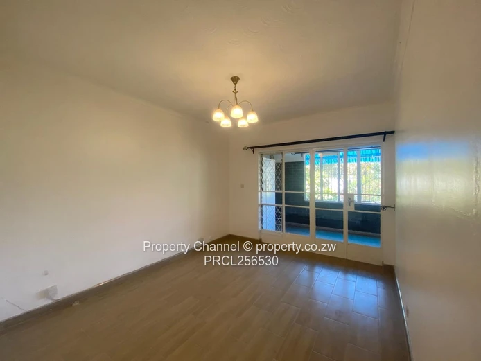 Avondale - Spacious 3-Beds Duplex Garden Flat In a Well Secured Block