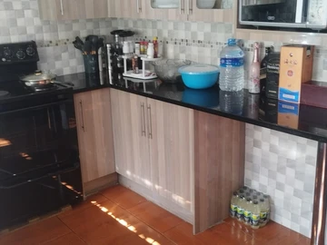 2 Bedroom Flat & Apartment