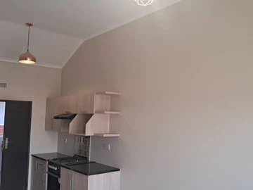 2 Bedroom Flat & Apartment