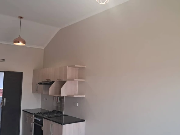 2 Bedroom Flat & Apartment
