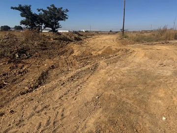 Commercial & Industrial Land