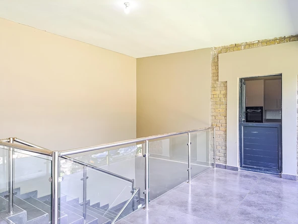 3 Bedroom Flat & Apartment