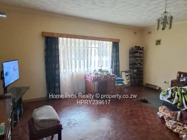 Spacious 4BR Emerald Hill Home on 2030m² — Borehole