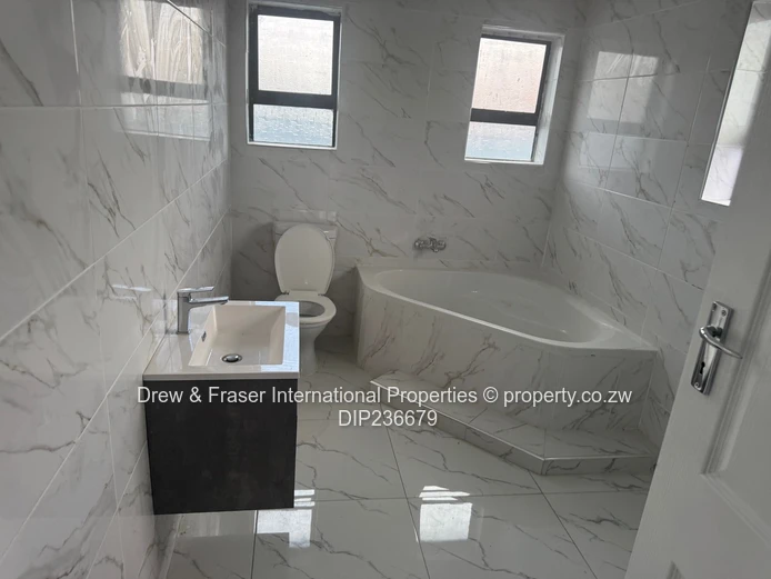 Mabvazuva house available for rent $800 (Sole Mandate)