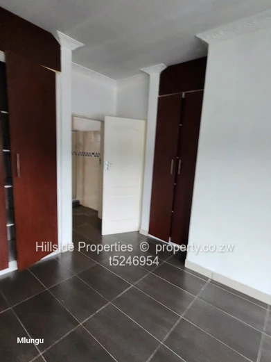 3bedroom apartment Newlands 