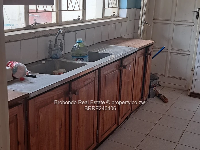 Sunridge House with Harare Drive Frontage for rent!