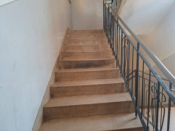 2 Bedroom Flat & Apartment