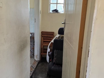 2 Bedroom Flat & Apartment