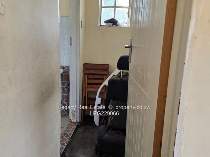 Zimrepark Cottage To Let