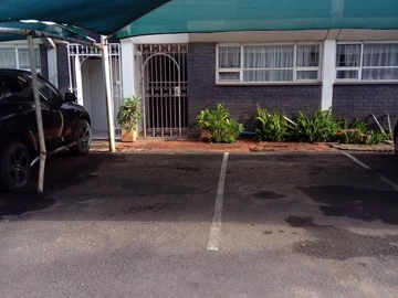 3 Bedroom Flat & Apartment