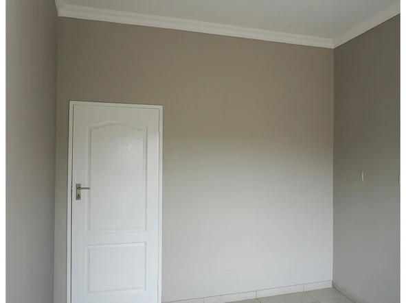 2 Bedroom Flat & Apartment