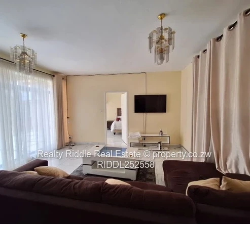 Avenues 2-Bed Flat with Private Terrace & Carport