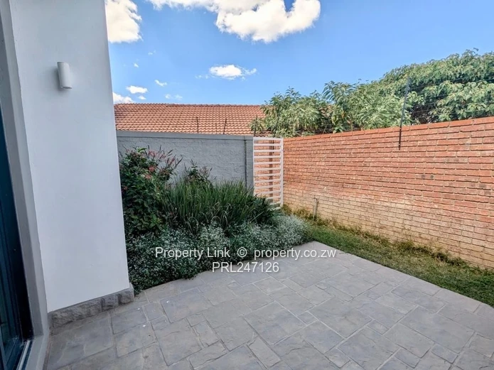 Corner Unit Secure Lock Up & Go Modern Living In Newlands (Sole Mandate)