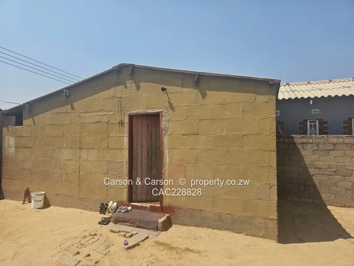 A core house for sale in Chitungwiza Unit D