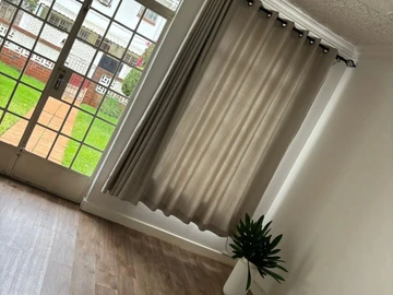 2 Bedroom Flat & Apartment