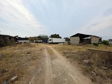 Commercial & Industrial Land