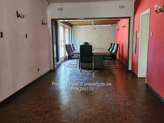 Belgravia 7-Bed Family Home on 4053m² positioned in one of the regions most attractive investment zo