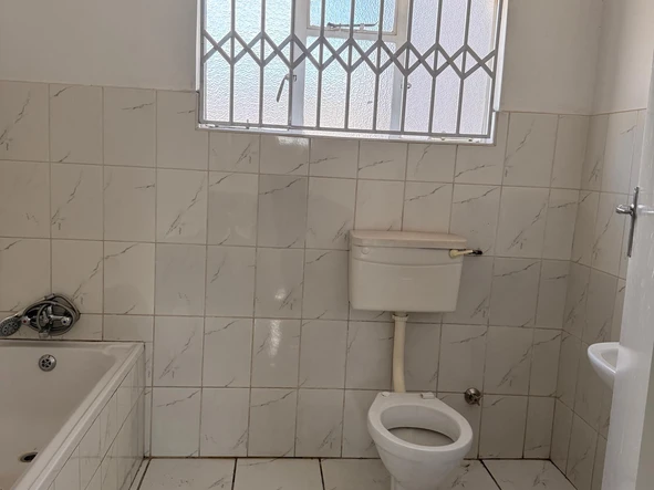 3 Bedroom Flat & Apartment