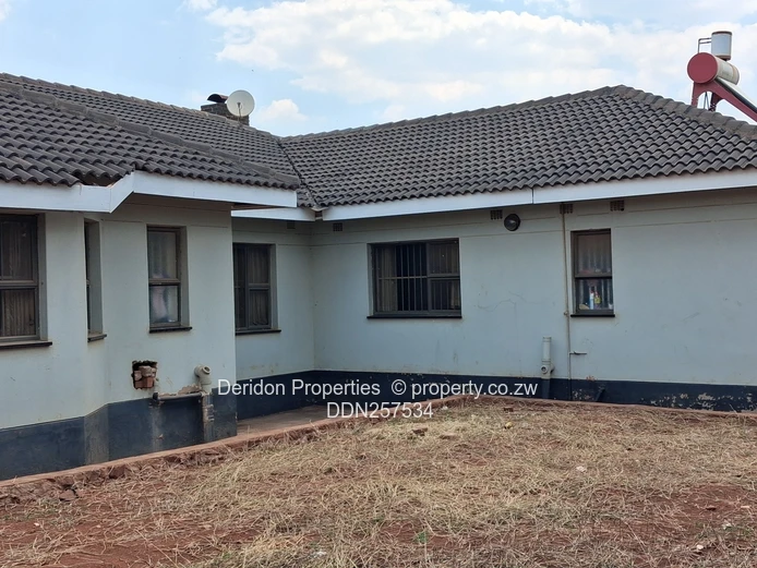 6-Bed Gletwin Park Home — Walled Garden, Double Garage