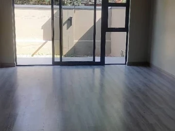 3 Bedroom Flat & Apartment